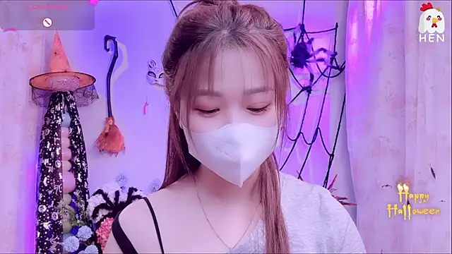 hen237 online show from October 26, 2025, 4:51 pm