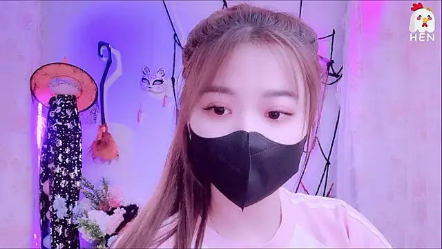 hen237 online show from November 9, 2025, 3:54 am