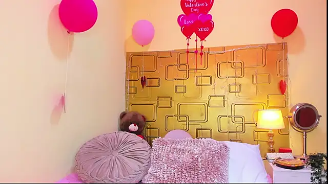 Julia Haye online show from February 15, 2026, 4:46 am