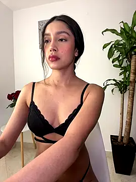 Snapshot of SelenaStone chatting on October 10, 2025, 11:49 pm SelenaStone online show from October 10, 2025, 11:49 pm