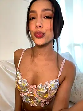 Snapshot of SelenaStone chatting on September 15, 2025, 9:37 pm SelenaStone online show from September 15, 2025, 9:37 pm