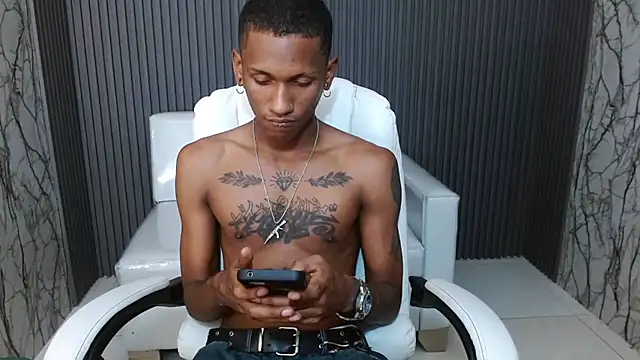 Snapshot of ManSant chatting on November 1, 2025, 2:44 pm ManSant online show from November 1, 2025, 2:44 pm