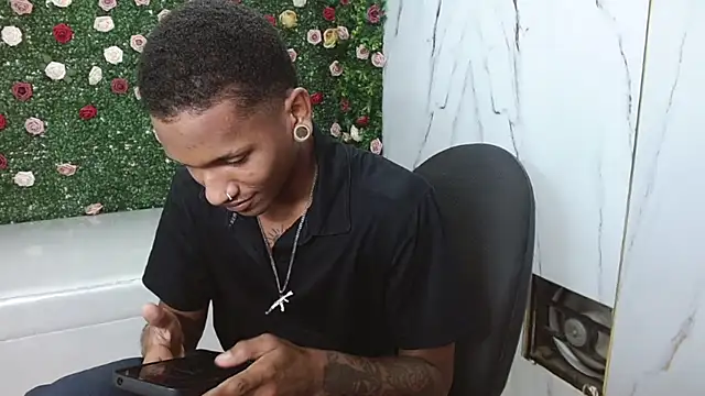 Snapshot of ManSant chatting on December 16, 2025, 3:05 pm ManSant online show from December 16, 2025, 3:05 pm