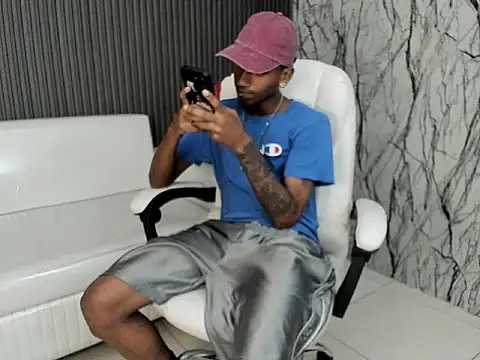 Snapshot of ManSant chatting on November 19, 2025, 4:18 pm ManSant online show from November 19, 2025, 4:18 pm