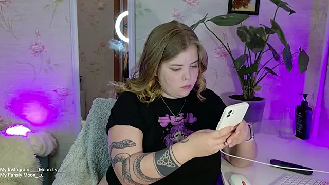 sinnamon  online show from September 18, 2025, 1:14 pm