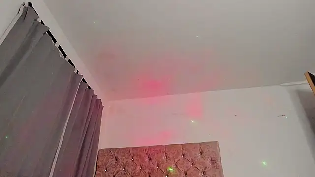 Snapshot of KatalinaMillan chatting on November 13, 2025, 10:30 am KatalinaMillan online show from November 13, 2025, 10:30 am