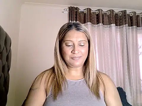 eroticbeauty37 online show from May 15, 2026, 12:36 pm