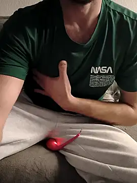 geilehure26 online show from November 16, 2025, 8:57 pm