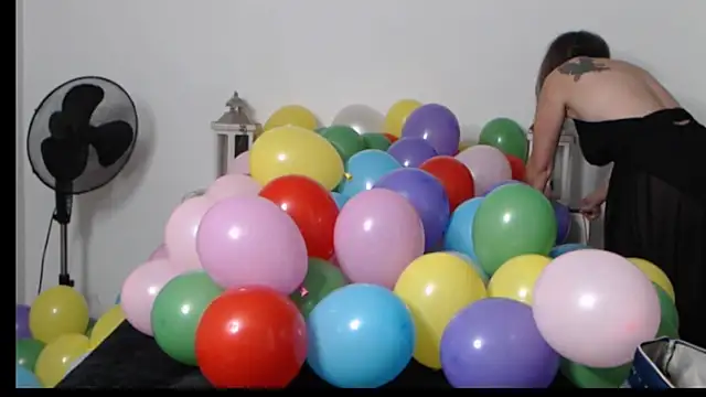 Snapshot of Oriane_Jackson chatting on November 14, 2025, 8:12 pm Oriane Jackson online show from November 14, 2025, 8:12 pm