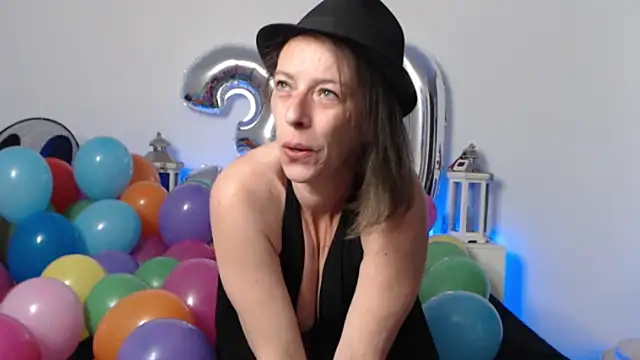 Snapshot of Oriane_Jackson chatting on May 1, 2026, 6:57 pm Oriane Jackson online show from May 1, 2026, 6:57 pm