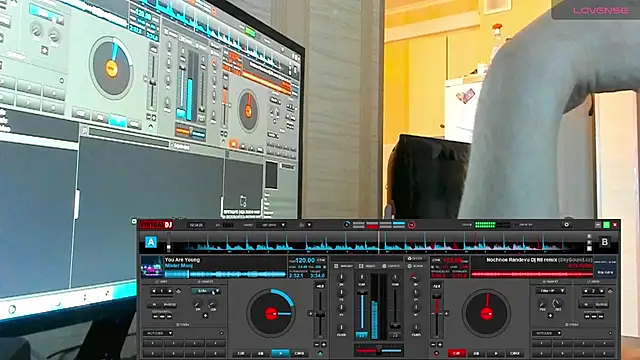 Snapshot of PamHardFuck chatting on January 18, 2026, 9:35 am PamHardFuck online show from January 18, 2026, 9:35 am