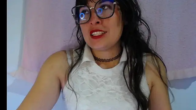 Alexandrasaenz online show from December 3, 2025, 2:23 am