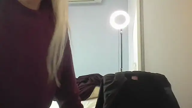 Annylove1 online show from June 16, 2026, 12:27 pm