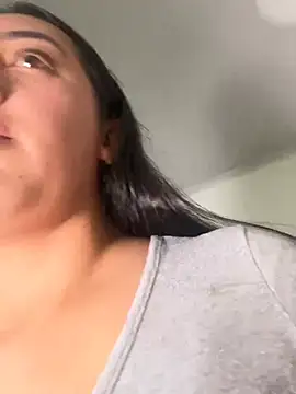 Snapshot of Hannahoff chatting on February 2, 2025, 9:45 pm Hannahoff online show from February 2, 2025, 9:45 pm