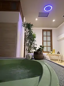 Snapshot of Hannahoff chatting on January 19, 2025, 1:21 am Hannahoff online show from January 19, 2025, 1:21 am