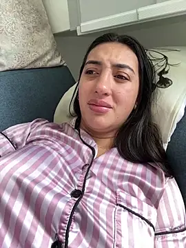 Snapshot of Hannahoff chatting on October 19, 2025, 5:16 pm Hannahoff online show from October 19, 2025, 5:16 pm