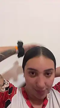 Snapshot of Hannahoff chatting on December 7, 2024, 6:10 pm Hannahoff online show from December 7, 2024, 6:10 pm