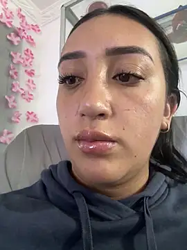 Snapshot of Hannahoff chatting on February 4, 2025, 11:38 pm Hannahoff online show from February 4, 2025, 11:38 pm