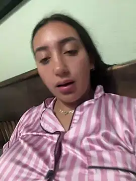 Snapshot of Hannahoff chatting on January 21, 2025, 2:22 am Hannahoff online show from January 21, 2025, 2:22 am