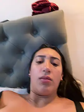 Snapshot of Hannahoff chatting on March 3, 2025, 11:03 pm Hannahoff online show from March 3, 2025, 11:03 pm