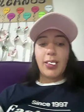 Snapshot of Hannahoff chatting on March 8, 2025, 12:22 am Hannahoff online show from March 8, 2025, 12:22 am