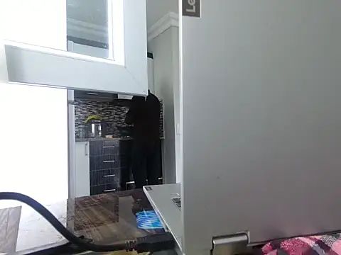 Snapshot of ALPHANDRE chatting on April 2, 2026, 6:09 am ALPHANDRE online show from April 2, 2026, 6:09 am