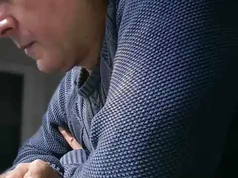 Snapshot of ALPHANDRE chatting on February 4, 2026, 7:09 pm ALPHANDRE online show from February 4, 2026, 7:09 pm