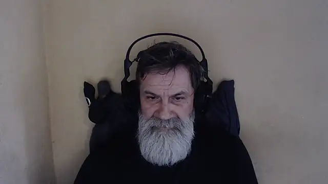 Snapshot of AlexNudo chatting on April 29, 2026, 8:51 am AlexNudo online show from April 29, 2026, 8:51 am