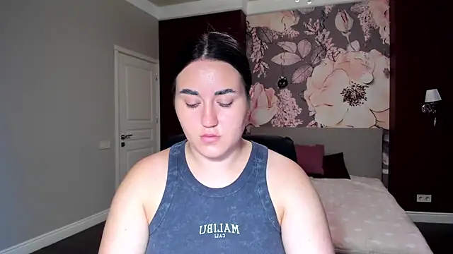 Snapshot of Roxie_Bradley chatting on September 10, 2025, 5:50 am Roxie Bradley online show from September 10, 2025, 5:50 am