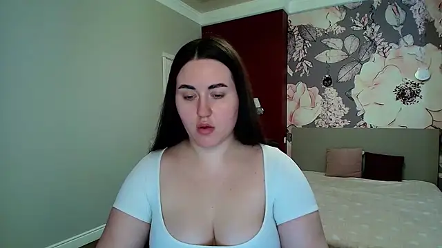 Snapshot of Roxie_Bradley chatting on March 16, 2026, 6:39 am Roxie Bradley online show from March 16, 2026, 6:39 am