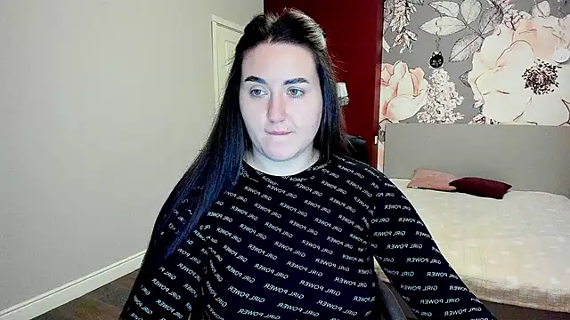 Roxie Bradley online show from February 5, 2026, 6:42 am