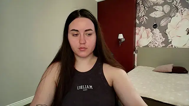 Snapshot of Roxie_Bradley chatting on March 20, 2026, 6:47 am Roxie Bradley online show from March 20, 2026, 6:47 am