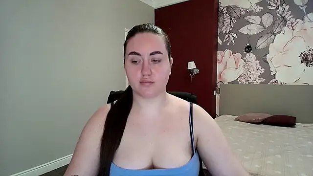 Snapshot of Roxie_Bradley chatting on March 24, 2026, 7:19 am Roxie Bradley online show from March 24, 2026, 7:19 am