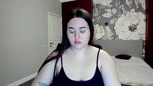 Roxie Bradley online show from February 12, 2026, 6:46 am