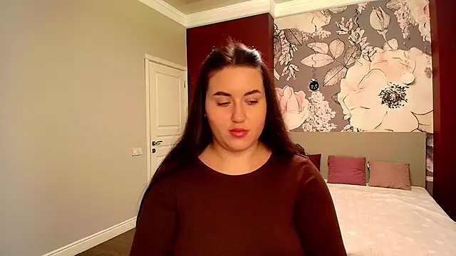 Snapshot of Roxie_Bradley chatting on October 2, 2025, 5:44 am Roxie Bradley online show from October 2, 2025, 5:44 am