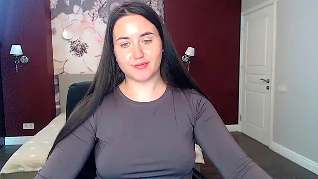 Snapshot of Roxie_Bradley chatting on March 19, 2025, 9:38 am Roxie Bradley online show from March 19, 2025, 9:38 am