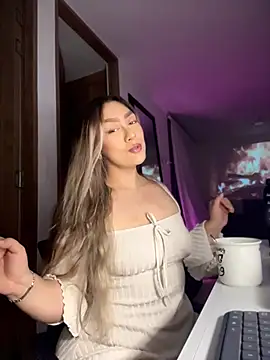 Snapshot of Im_sophiie chatting on March 13, 2026, 6:40 am Im sophiie online show from March 13, 2026, 6:40 am