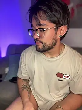 Im sophiie online show from March 21, 2025, 9:12 am