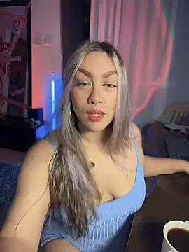 Im sophiie online show from October 16, 2025, 6:43 am