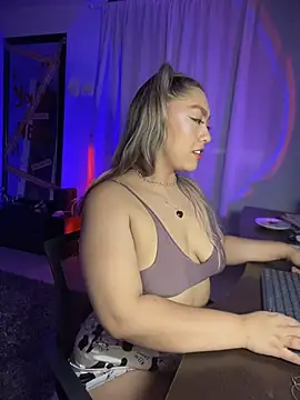 Im sophiie online show from October 21, 2025, 6:35 am