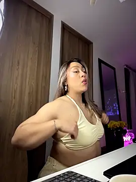 Snapshot of Im_sophiie chatting on March 24, 2026, 6:24 am Im sophiie online show from March 24, 2026, 6:24 am