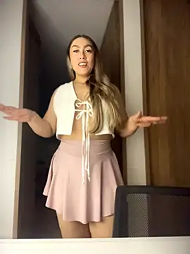 Snapshot of Im_sophiie chatting on April 9, 2026, 6:52 am Im sophiie online show from April 9, 2026, 6:52 am