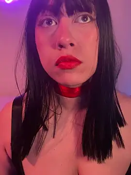 Im sophiie online show from February 26, 2025, 7:55 am