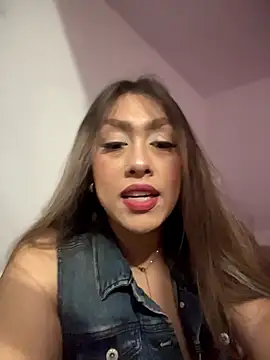 Snapshot of Im_sophiie chatting on April 3, 2026, 6:42 am Im sophiie online show from April 3, 2026, 6:42 am