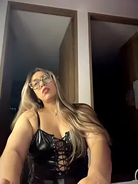 Snapshot of Im_sophiie chatting on March 22, 2026, 6:48 am Im sophiie online show from March 22, 2026, 6:48 am