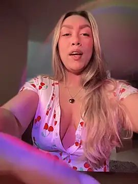 Im sophiie online show from October 10, 2025, 6:25 am