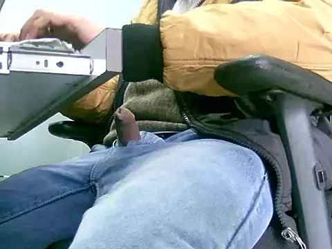 Snapshot of kavipanty chatting on February 5, 2026, 8:32 am kavipanty online show from February 5, 2026, 8:32 am