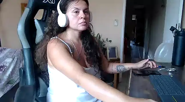 OliviaRojas online show from December 3, 2024, 12:34 pm