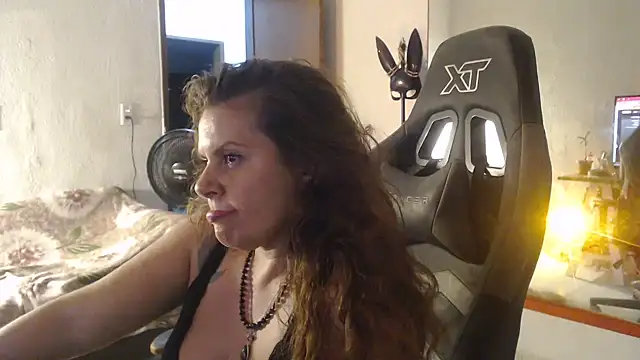 Snapshot of OliviaRojas chatting on June 11, 2026, 12:32 am OliviaRojas online show from June 11, 2026, 12:32 am