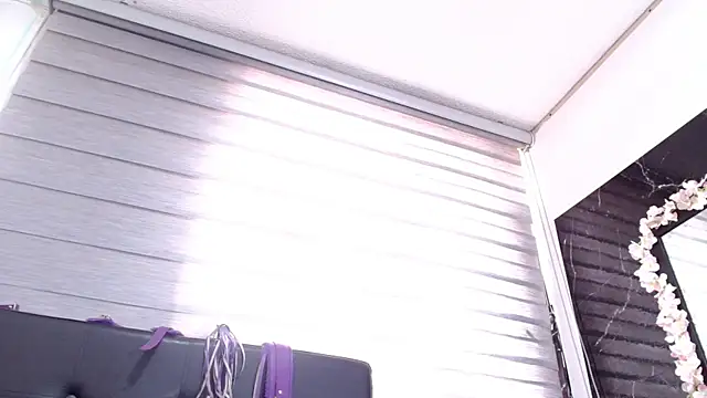 Snapshot of VIOLETTA-HOT chatting on January 29, 2025, 2:10 pm VIOLETTA-HOT online show from January 29, 2025, 2:10 pm